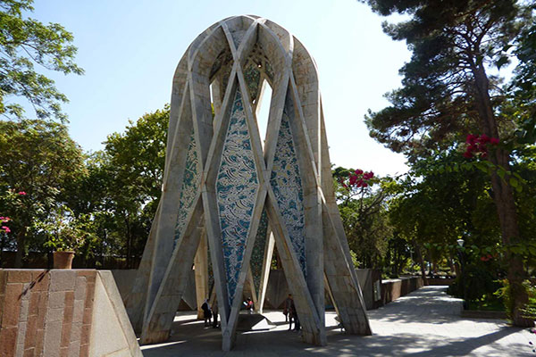 آرامگاه خیام