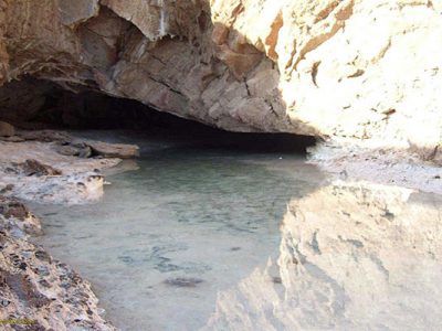 چشمه های کوه نمکدان قشم