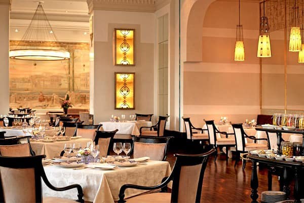 فضای داخلی رستوران توگرا