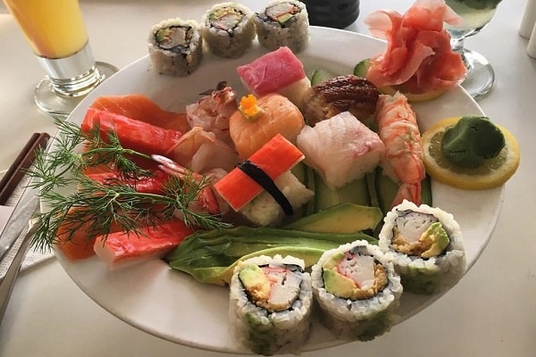 غذای رستوران فانوس پدیده