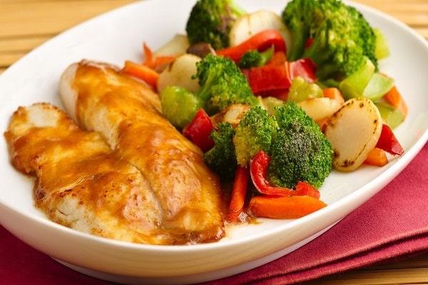 غذای رستوران عمو اکبر