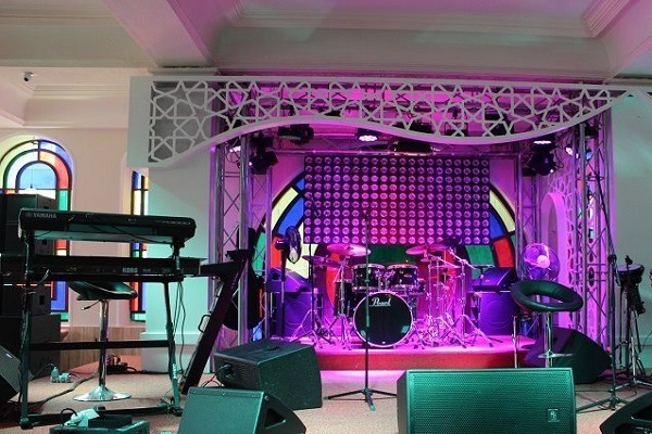 موسیقی زنده در رستوران بابا قدرت