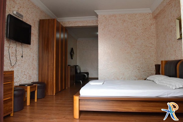 عکس هتل آنتیکا باتومی